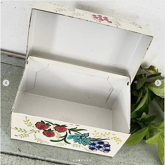 Vintage Tin Recipe Box Chein EMPTY Metal Fruit Pineapple Grape Card List Kitchen - Picture 3 of 7
